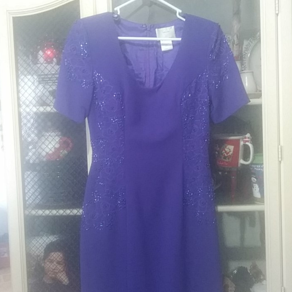 Dress - Picture 2 of 5